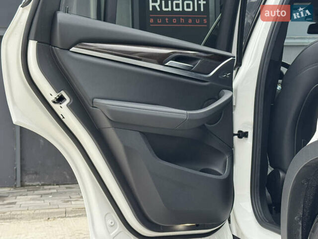 БМВ Х3, объемом двигателя 0 л и пробегом 115 тыс. км за 26000 $, фото 28 на Automoto.ua