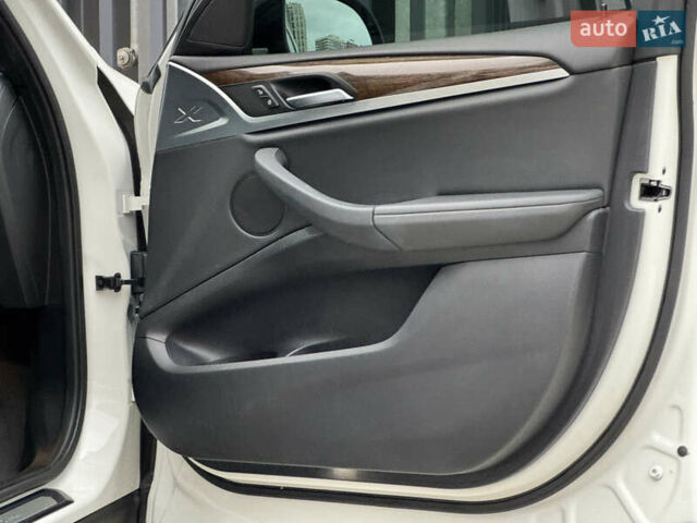 БМВ Х3, объемом двигателя 0 л и пробегом 115 тыс. км за 26000 $, фото 35 на Automoto.ua