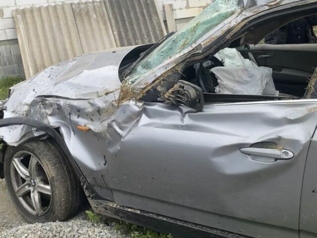 Серый БМВ Х3, объемом двигателя 3 л и пробегом 350 тыс. км за 1300 $, фото 2 на Automoto.ua