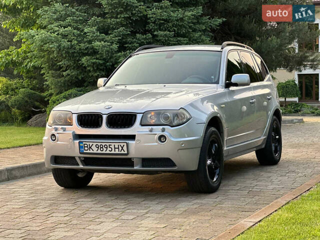 Серый БМВ Х3, объемом двигателя 3 л и пробегом 350 тыс. км за 8049 $, фото 10 на Automoto.ua