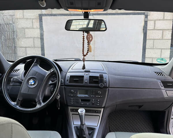 Серый БМВ Х3, объемом двигателя 2.49 л и пробегом 200 тыс. км за 8900 $, фото 8 на Automoto.ua