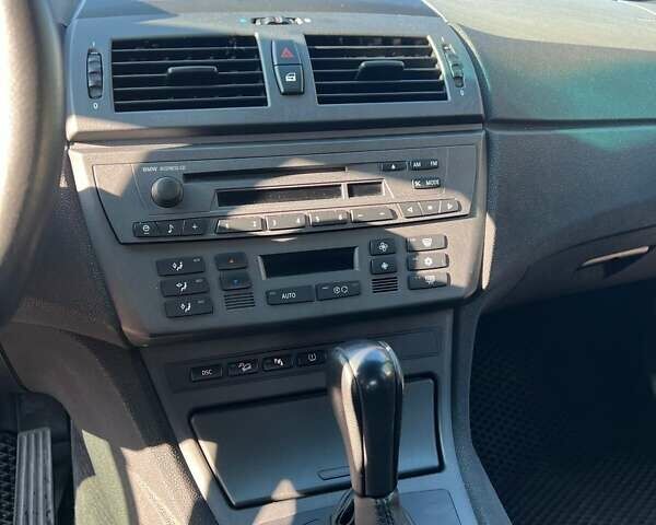 БМВ Х3 2004 у Чернівцях на Automoto.ua Сірий БМВ Х3, об'ємом двигуна 2.99 л та пробігом 320 тис. км за 9850 $, фото 7 на Automoto.ua