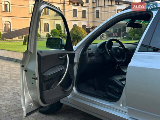 Серый БМВ Х3, объемом двигателя 3 л и пробегом 350 тыс. км за 8049 $, фото 19 на Automoto.ua