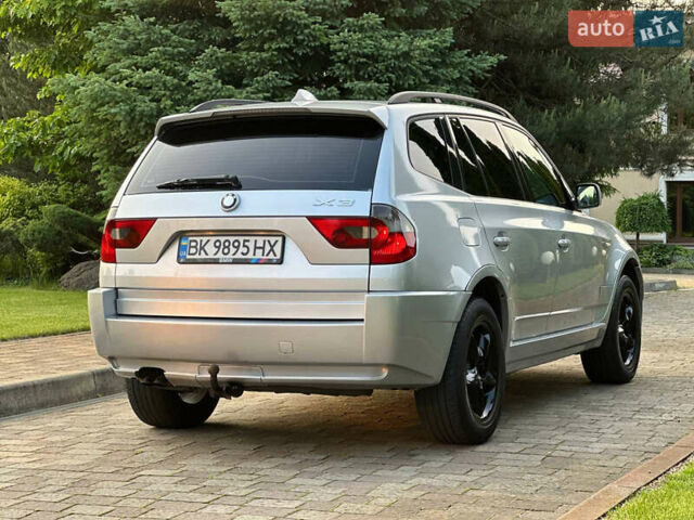 Серый БМВ Х3, объемом двигателя 3 л и пробегом 350 тыс. км за 8049 $, фото 2 на Automoto.ua