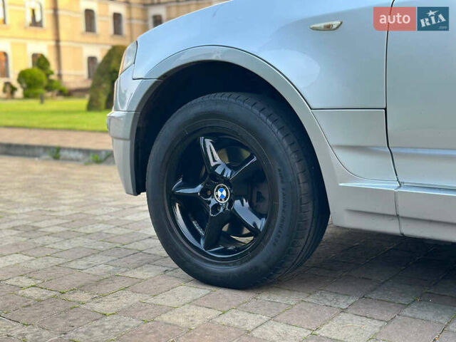 Серый БМВ Х3, объемом двигателя 3 л и пробегом 350 тыс. км за 8049 $, фото 51 на Automoto.ua