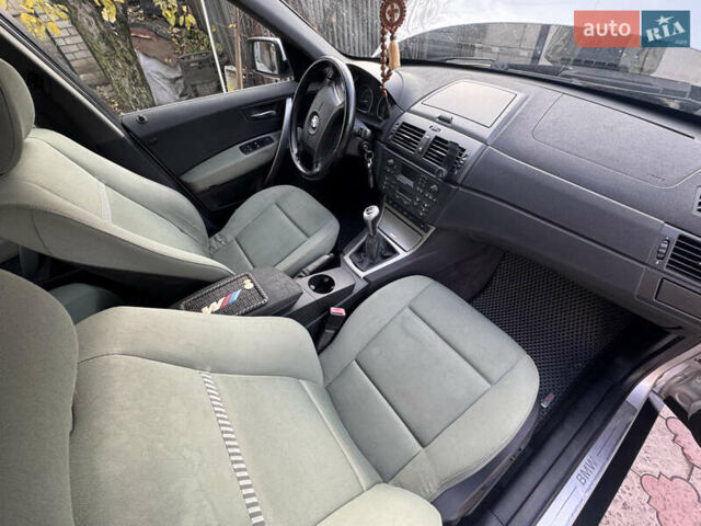 Серый БМВ Х3, объемом двигателя 2.49 л и пробегом 200 тыс. км за 8900 $, фото 6 на Automoto.ua