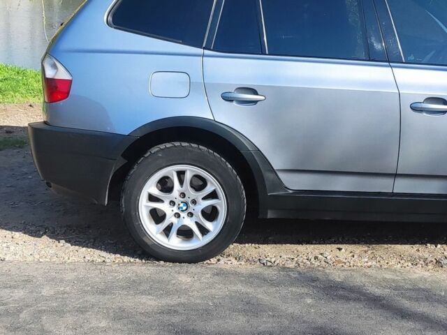 Серый БМВ Х3, объемом двигателя 3 л и пробегом 400 тыс. км за 7900 $, фото 4 на Automoto.ua