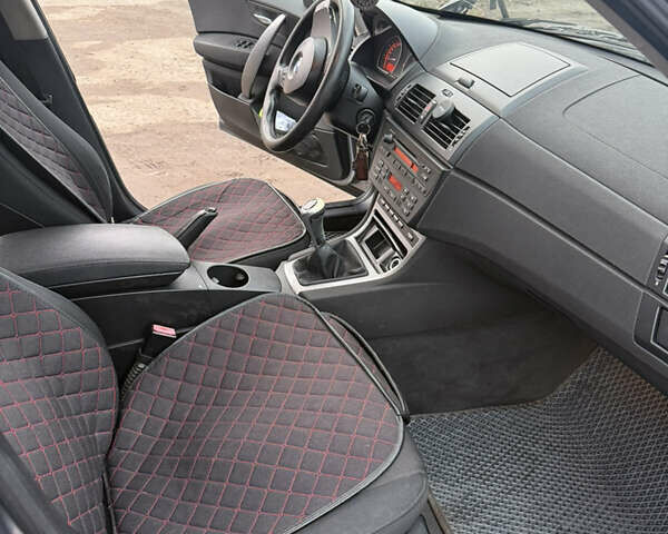 Серый БМВ Х3, объемом двигателя 2 л и пробегом 475 тыс. км за 4618 $, фото 11 на Automoto.ua