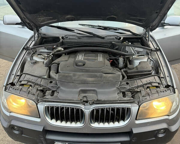 Серый БМВ Х3, объемом двигателя 2 л и пробегом 475 тыс. км за 4618 $, фото 16 на Automoto.ua