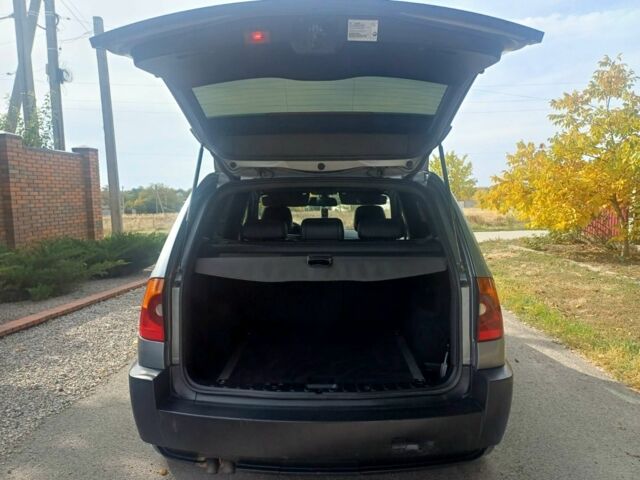 Серый БМВ Х3, объемом двигателя 3 л и пробегом 300 тыс. км за 4900 $, фото 8 на Automoto.ua