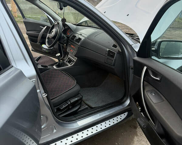 Серый БМВ Х3, объемом двигателя 2 л и пробегом 475 тыс. км за 4618 $, фото 10 на Automoto.ua