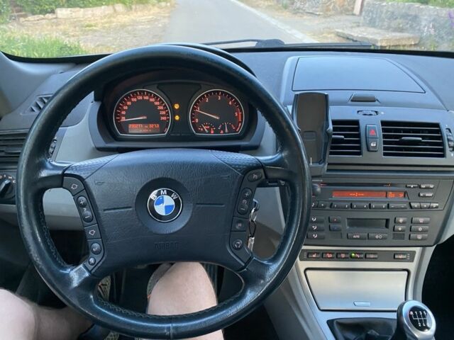 Серый БМВ Х3, объемом двигателя 2 л и пробегом 210 тыс. км за 4900 $, фото 5 на Automoto.ua