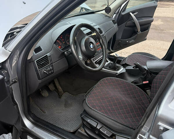 Серый БМВ Х3, объемом двигателя 2 л и пробегом 475 тыс. км за 4618 $, фото 9 на Automoto.ua