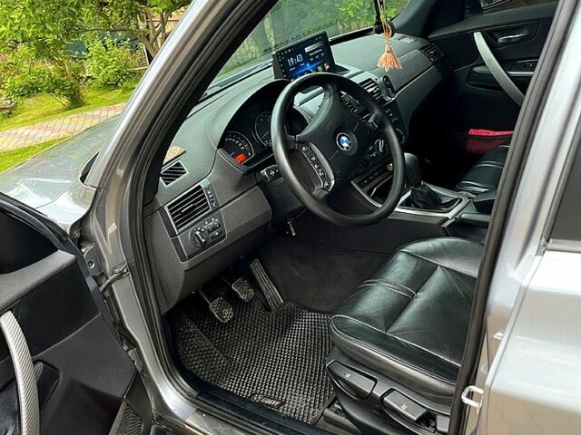 Серый БМВ Х3, объемом двигателя 2 л и пробегом 342 тыс. км за 7500 $, фото 4 на Automoto.ua