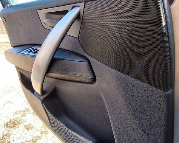 Серый БМВ Х3, объемом двигателя 2.99 л и пробегом 296 тыс. км за 9200 $, фото 17 на Automoto.ua