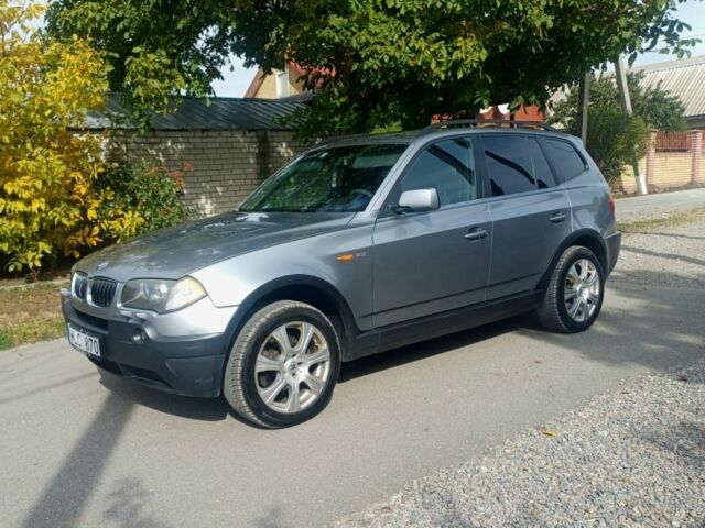 Серый БМВ Х3, объемом двигателя 3 л и пробегом 300 тыс. км за 4900 $, фото 2 на Automoto.ua