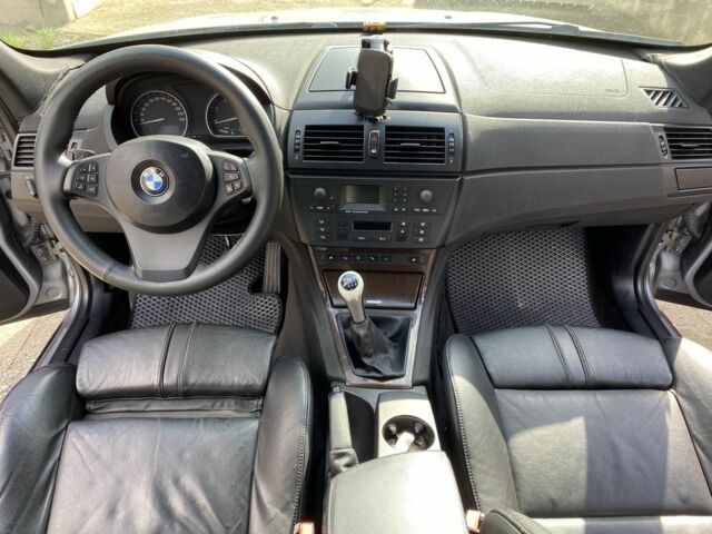 Серый БМВ Х3, объемом двигателя 2 л и пробегом 250 тыс. км за 5000 $, фото 2 на Automoto.ua