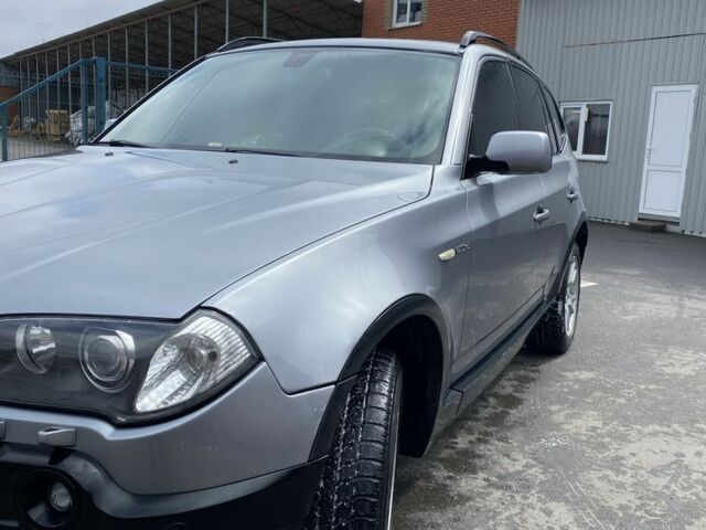 Серый БМВ Х3, объемом двигателя 2 л и пробегом 250 тыс. км за 5000 $, фото 1 на Automoto.ua