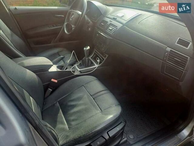 Серый БМВ Х3, объемом двигателя 3 л и пробегом 400 тыс. км за 4700 $, фото 1 на Automoto.ua