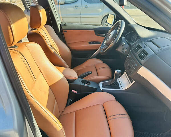 Серый БМВ Х3, объемом двигателя 3 л и пробегом 309 тыс. км за 12500 $, фото 3 на Automoto.ua