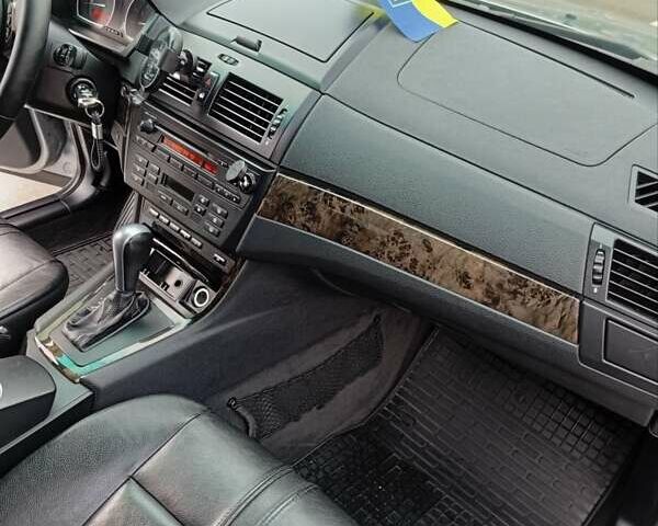 Серый БМВ Х3, объемом двигателя 3 л и пробегом 200 тыс. км за 8500 $, фото 8 на Automoto.ua