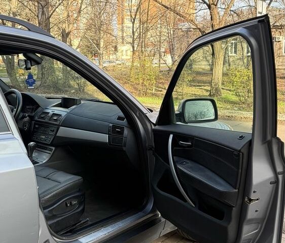 Серый БМВ Х3, объемом двигателя 3 л и пробегом 300 тыс. км за 5300 $, фото 15 на Automoto.ua