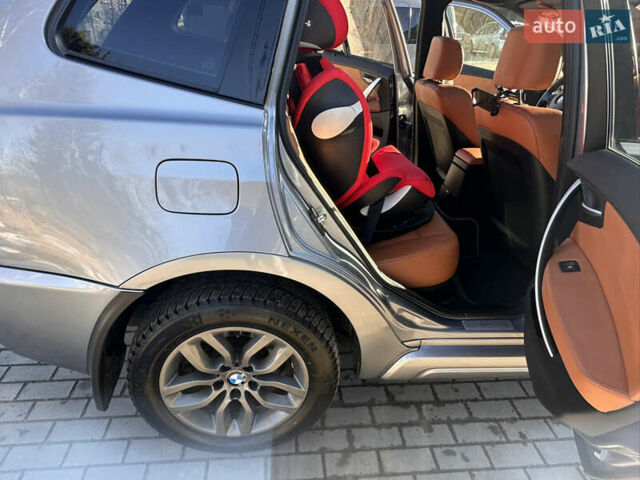 Серый БМВ Х3, объемом двигателя 3 л и пробегом 309 тыс. км за 12500 $, фото 10 на Automoto.ua