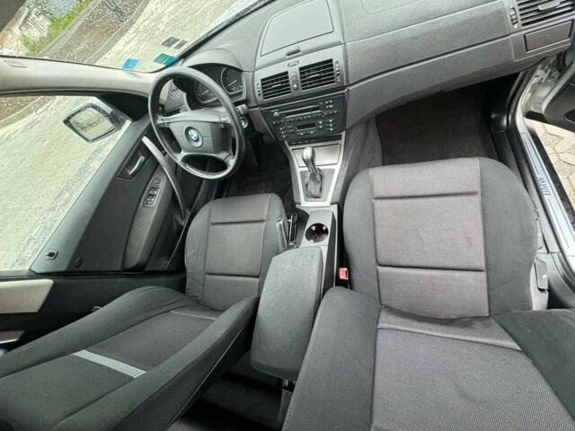 Серый БМВ Х3, объемом двигателя 3 л и пробегом 159 тыс. км за 5500 $, фото 7 на Automoto.ua