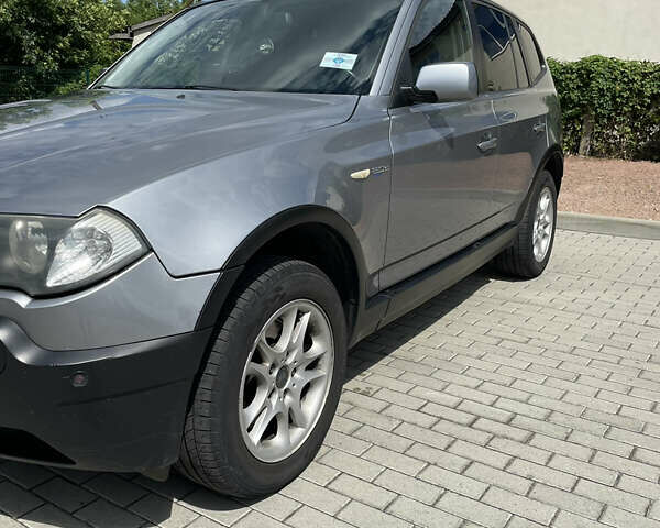 Серый БМВ Х3, объемом двигателя 2 л и пробегом 277 тыс. км за 12500 $, фото 2 на Automoto.ua