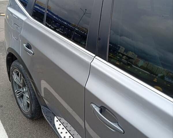 Серый БМВ Х3, объемом двигателя 3 л и пробегом 198 тыс. км за 9000 $, фото 3 на Automoto.ua