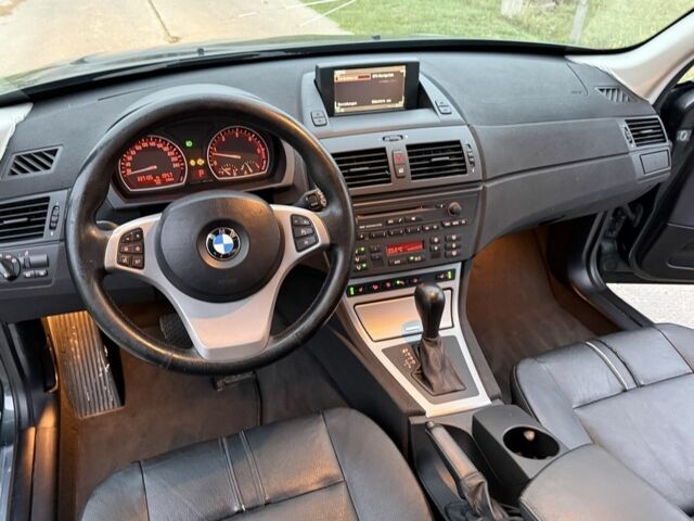 Серый БМВ Х3, объемом двигателя 3 л и пробегом 337 тыс. км за 6350 $, фото 16 на Automoto.ua