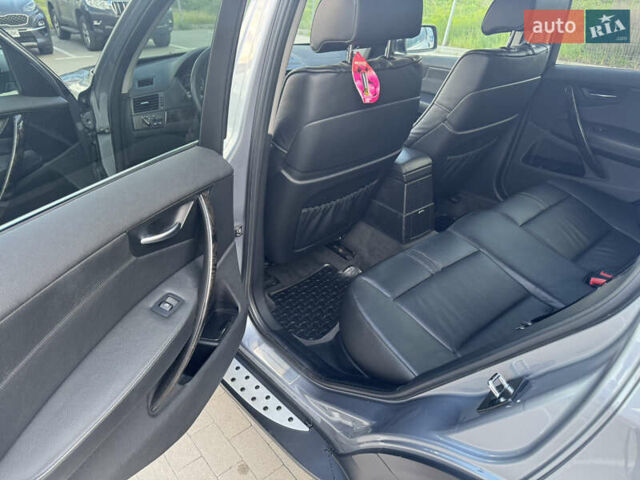 Серый БМВ Х3, объемом двигателя 3 л и пробегом 244 тыс. км за 11500 $, фото 12 на Automoto.ua