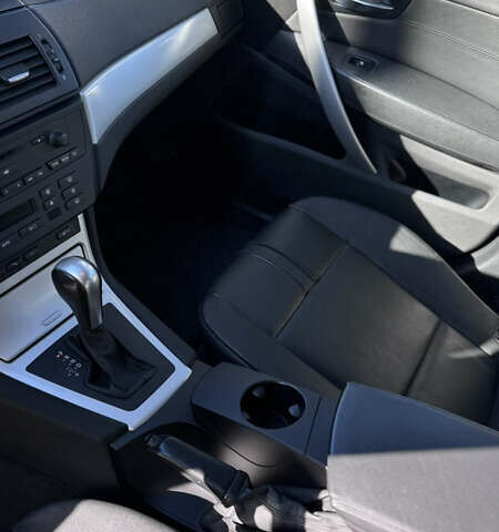 Сірий БМВ Х3, об'ємом двигуна 2 л та пробігом 243 тис. км за 9500 $, фото 4 на Automoto.ua