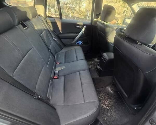 Сірий БМВ Х3, об'ємом двигуна 2 л та пробігом 286 тис. км за 9500 $, фото 4 на Automoto.ua