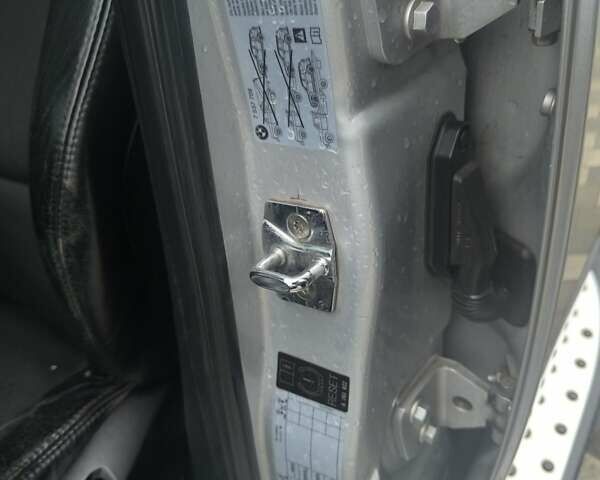 Серый БМВ Х3, объемом двигателя 2 л и пробегом 371 тыс. км за 9200 $, фото 15 на Automoto.ua