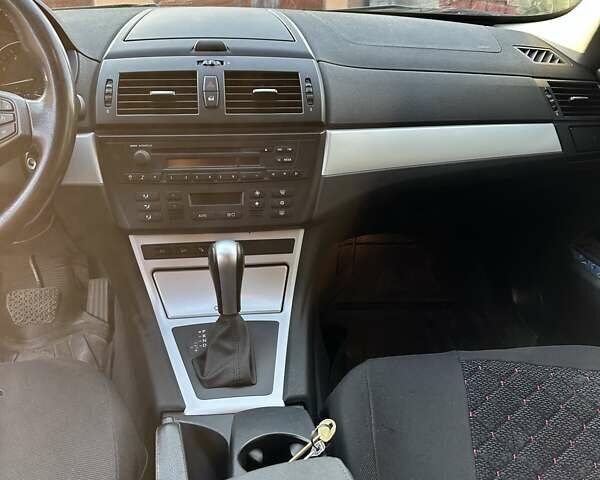 Серый БМВ Х3, объемом двигателя 2.99 л и пробегом 250 тыс. км за 9200 $, фото 13 на Automoto.ua