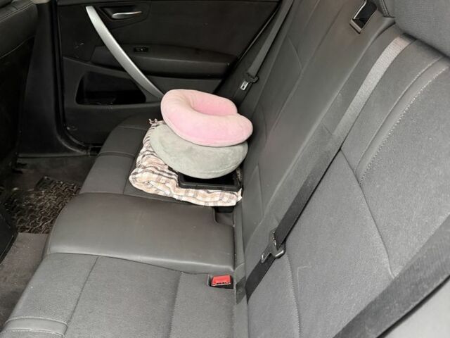 Серый БМВ Х3, объемом двигателя 3 л и пробегом 295 тыс. км за 5500 $, фото 6 на Automoto.ua