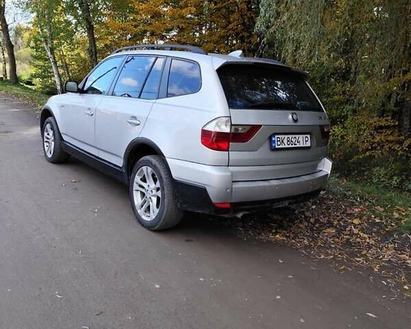 Серый БМВ Х3, объемом двигателя 2 л и пробегом 333 тыс. км за 8200 $, фото 5 на Automoto.ua