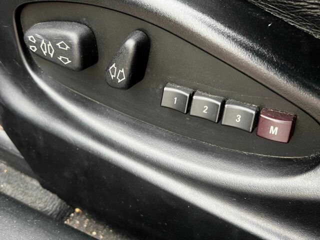 Серый БМВ Х3, объемом двигателя 3 л и пробегом 320 тыс. км за 6900 $, фото 12 на Automoto.ua