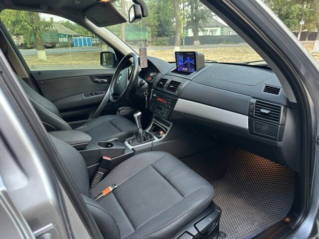 Серый БМВ Х3, объемом двигателя 2 л и пробегом 189 тыс. км за 9299 $, фото 4 на Automoto.ua