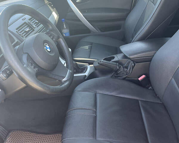 Серый БМВ Х3, объемом двигателя 2 л и пробегом 285 тыс. км за 9200 $, фото 6 на Automoto.ua