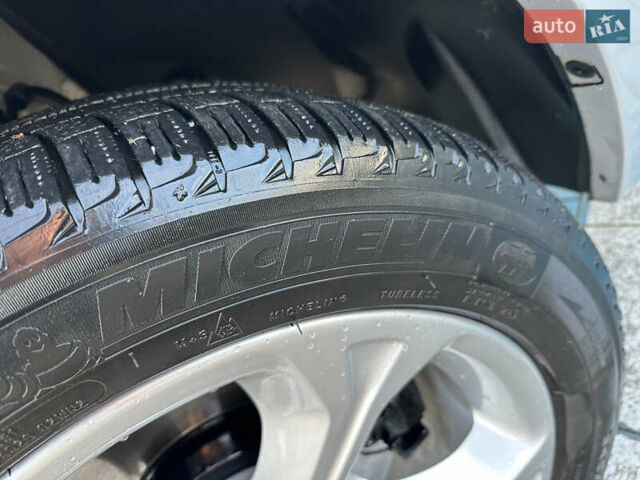 Серый БМВ Х3, объемом двигателя 2 л и пробегом 254 тыс. км за 11600 $, фото 28 на Automoto.ua