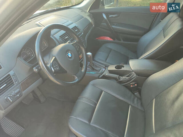 Серый БМВ Х3, объемом двигателя 3 л и пробегом 151 тыс. км за 9000 $, фото 1 на Automoto.ua