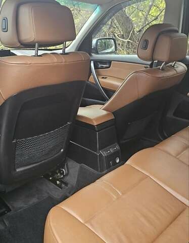 Серый БМВ Х3, объемом двигателя 2 л и пробегом 270 тыс. км за 10000 $, фото 28 на Automoto.ua