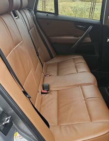 Серый БМВ Х3, объемом двигателя 2 л и пробегом 270 тыс. км за 10000 $, фото 26 на Automoto.ua