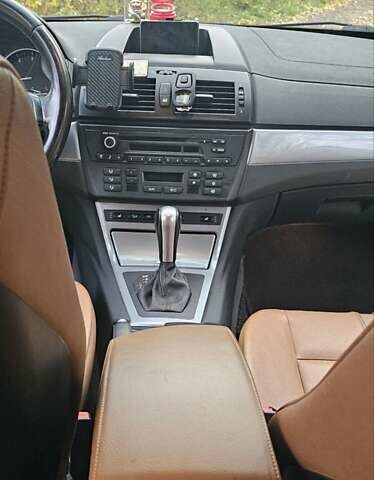 Серый БМВ Х3, объемом двигателя 2 л и пробегом 270 тыс. км за 10000 $, фото 29 на Automoto.ua