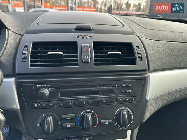 Серый БМВ Х3, объемом двигателя 2 л и пробегом 254 тыс. км за 11500 $, фото 71 на Automoto.ua