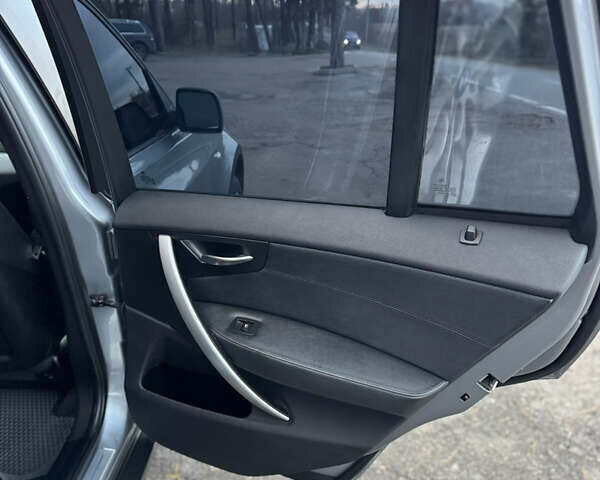 Сірий БМВ Х3, об'ємом двигуна 2 л та пробігом 227 тис. км за 12200 $, фото 25 на Automoto.ua