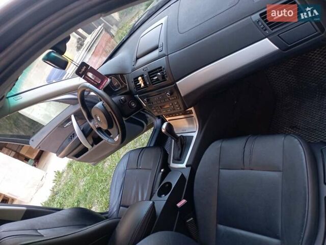 Серый БМВ Х3, объемом двигателя 2 л и пробегом 300 тыс. км за 10000 $, фото 7 на Automoto.ua