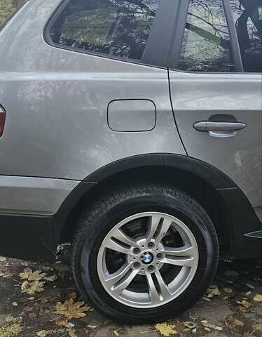Серый БМВ Х3, объемом двигателя 2 л и пробегом 270 тыс. км за 10000 $, фото 12 на Automoto.ua
